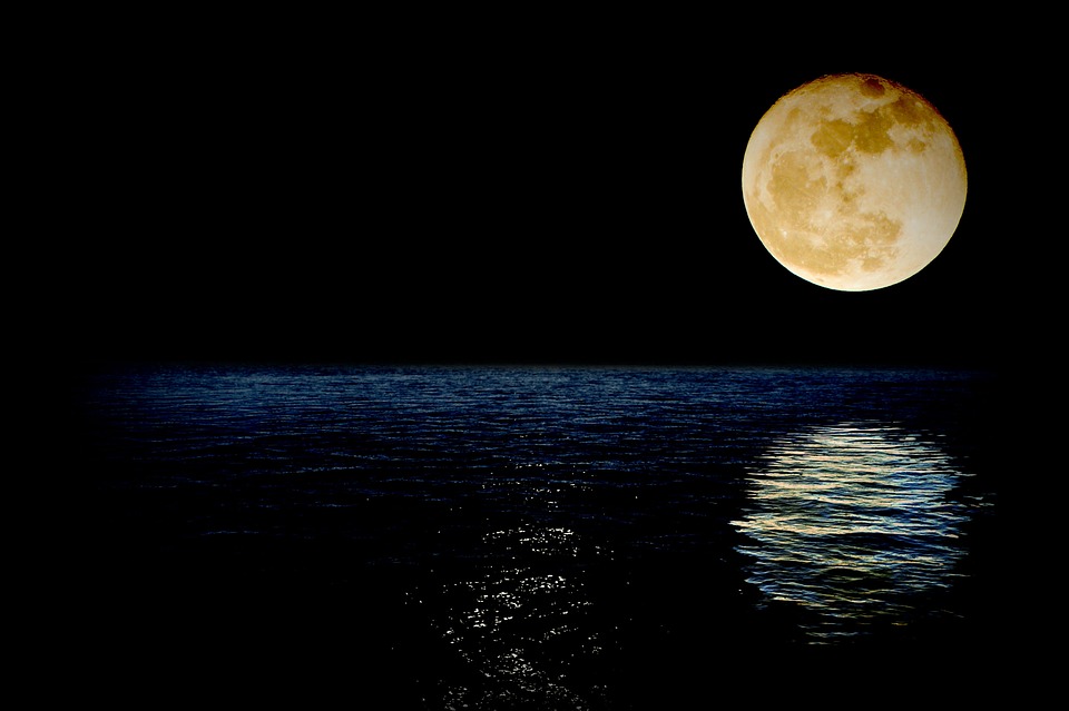 Ecco la Superluna più grande dell’anno: stasera tutti con gli occhi al cielo