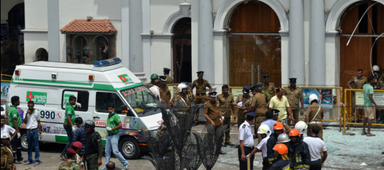 Sri Lanka, Pasqua di sangue: stragi simultanee in hotel e chiese. Almeno 138 morti, oltre 400 feriti