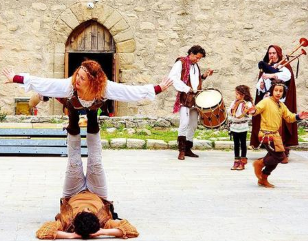 Montalbano medievale, 1 e 2 giugno compagnia Batarnù con visite guidate e spettacoli al Castello