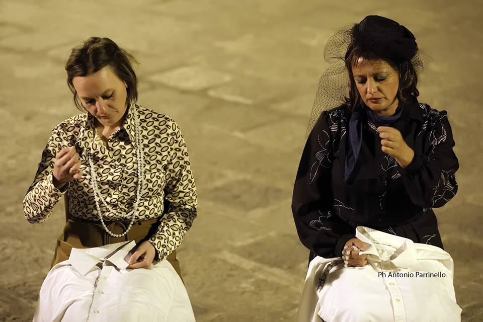 “La felicità” apre gli spettacoli del Cortile Teatro Festival lunedì 8 luglio