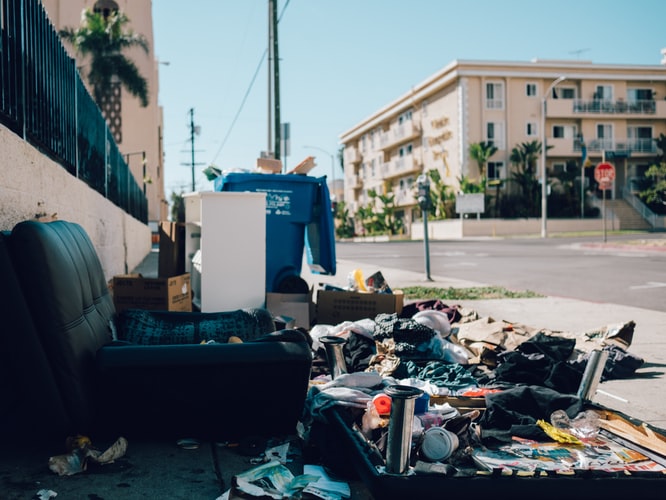 Sicilia: “I comuni si dotino di ispettori ambientali per controllare l’abbandono di rifiuti”