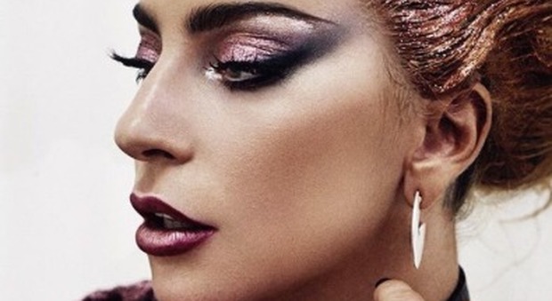 Lady Gaga lancia la sua palette Glam room su Amazon