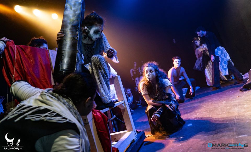 Gli Esoscheletri tornano a Messina con “Hamlet. The black, gothic tragedy”