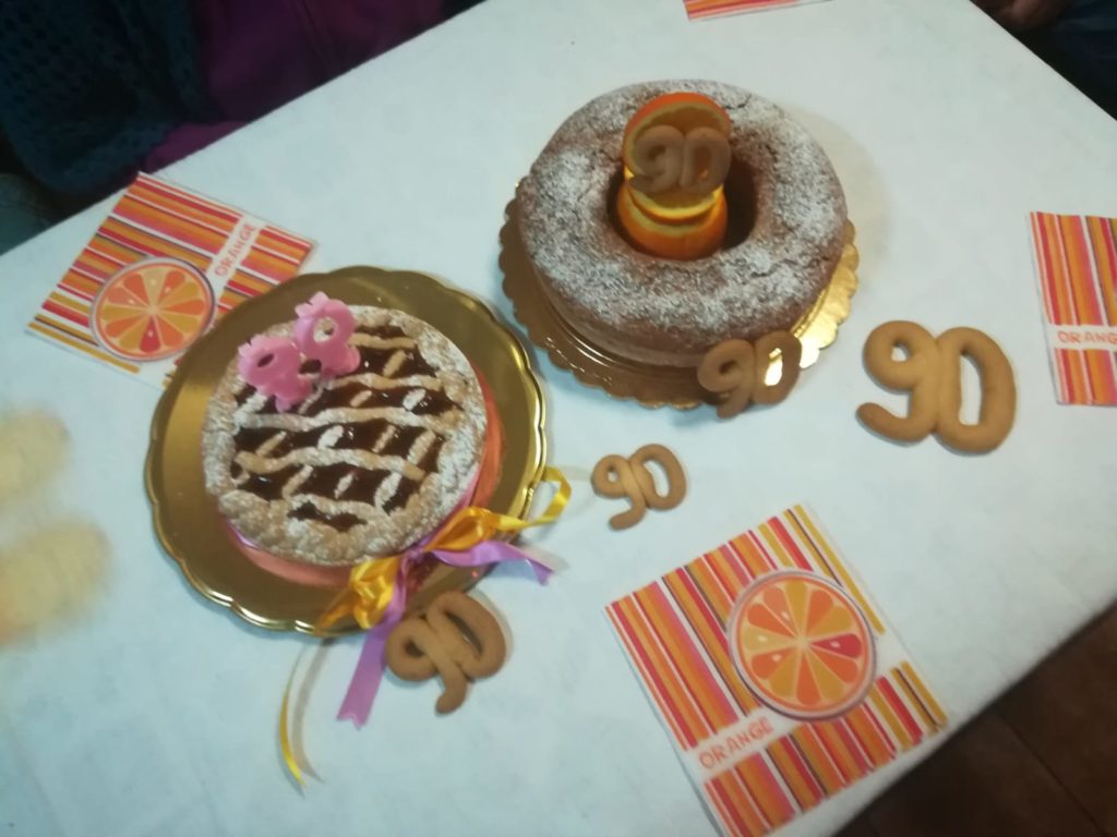 LaTuaCucina, ecco le “torte per la nonna” di Paola: crostata di albicocche e ciambella all’arancia
