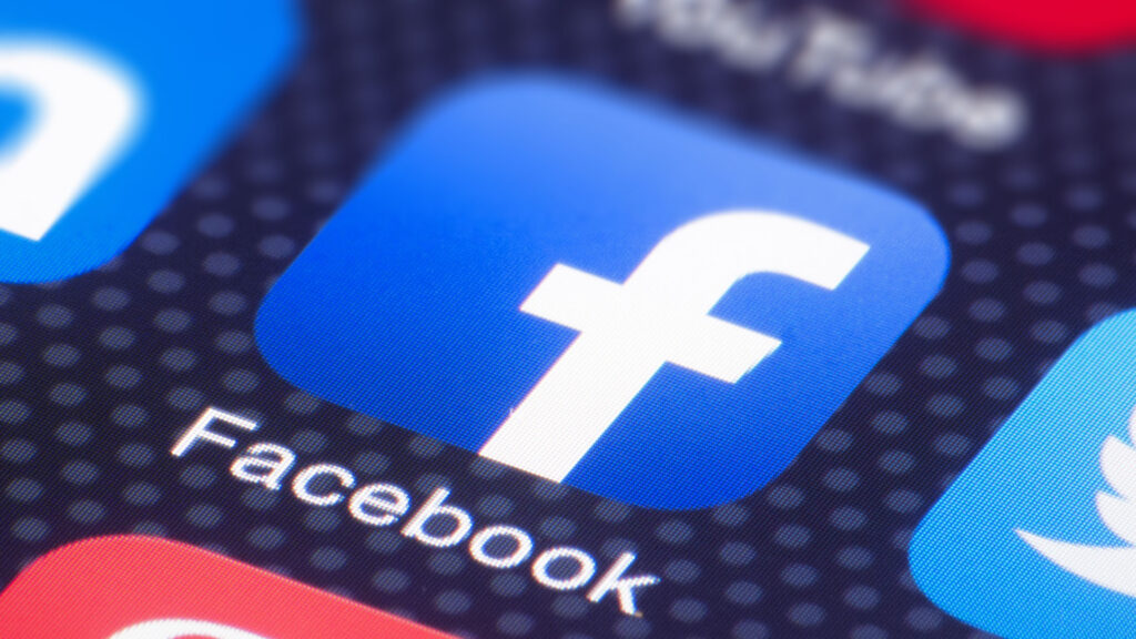 Facebook elimina i “mi piace”. Cosa cambia per pagine e seguaci